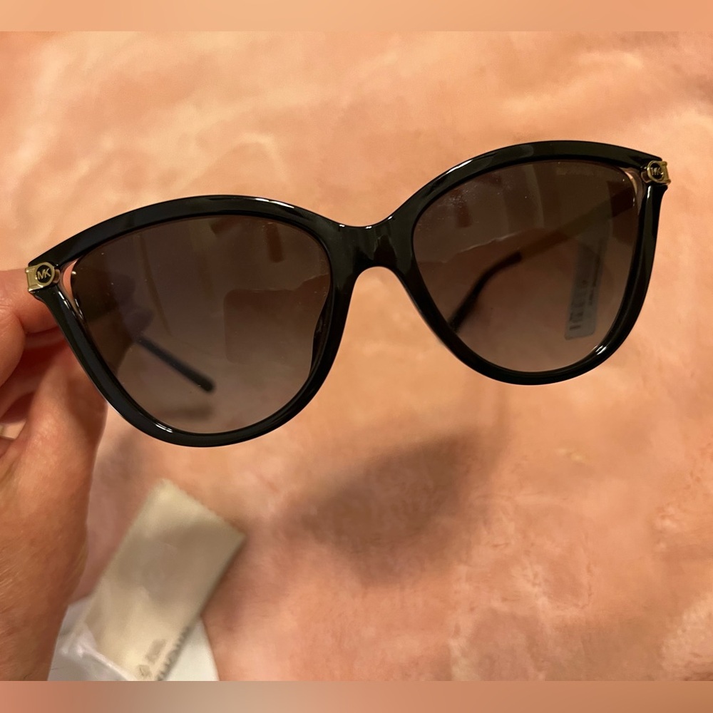 Michael Kors MK2139U Tulum Sunglasses New with case